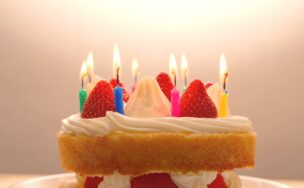 復縁は誕生日がチャンス？元カノと復縁するために誕生日にすべきことのアイキャッチ画像