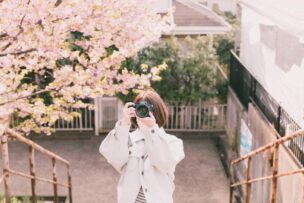 元カノの写真消すのは復縁に有効？消すメリットとデメリットも解説のアイキャッチ画像